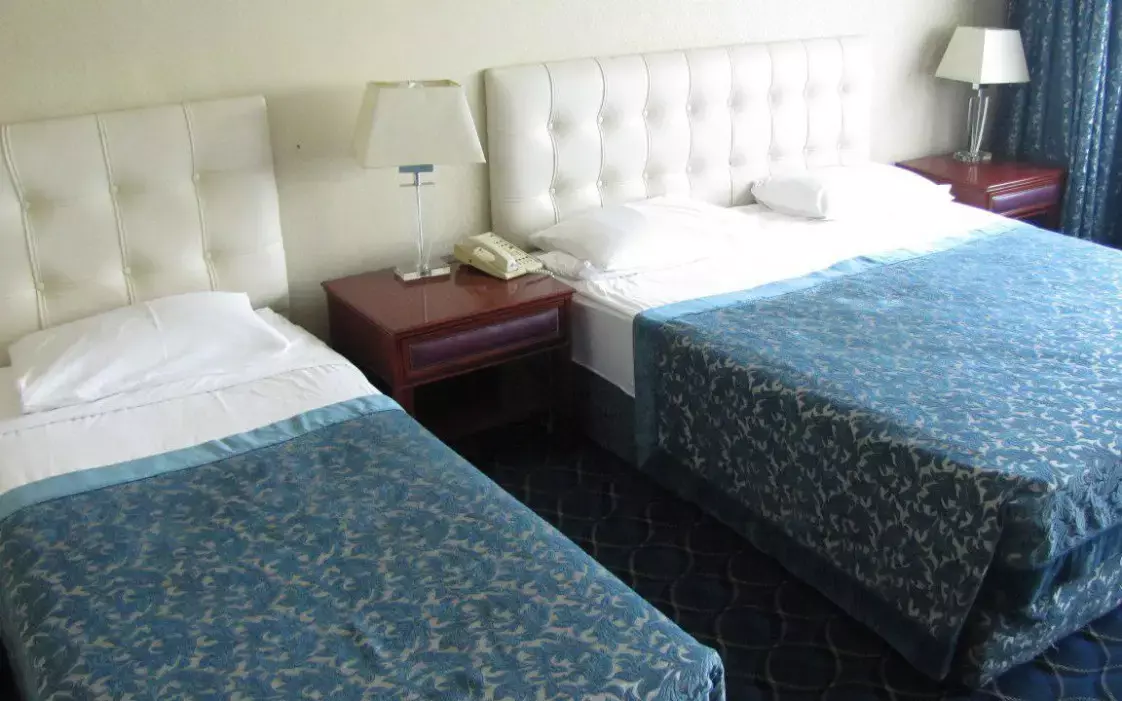 https://cdn.alibaba.ir/ostorage/hotel-accommodation-images/694be63da1e6f83605b7ef17_اتاق (2).webp